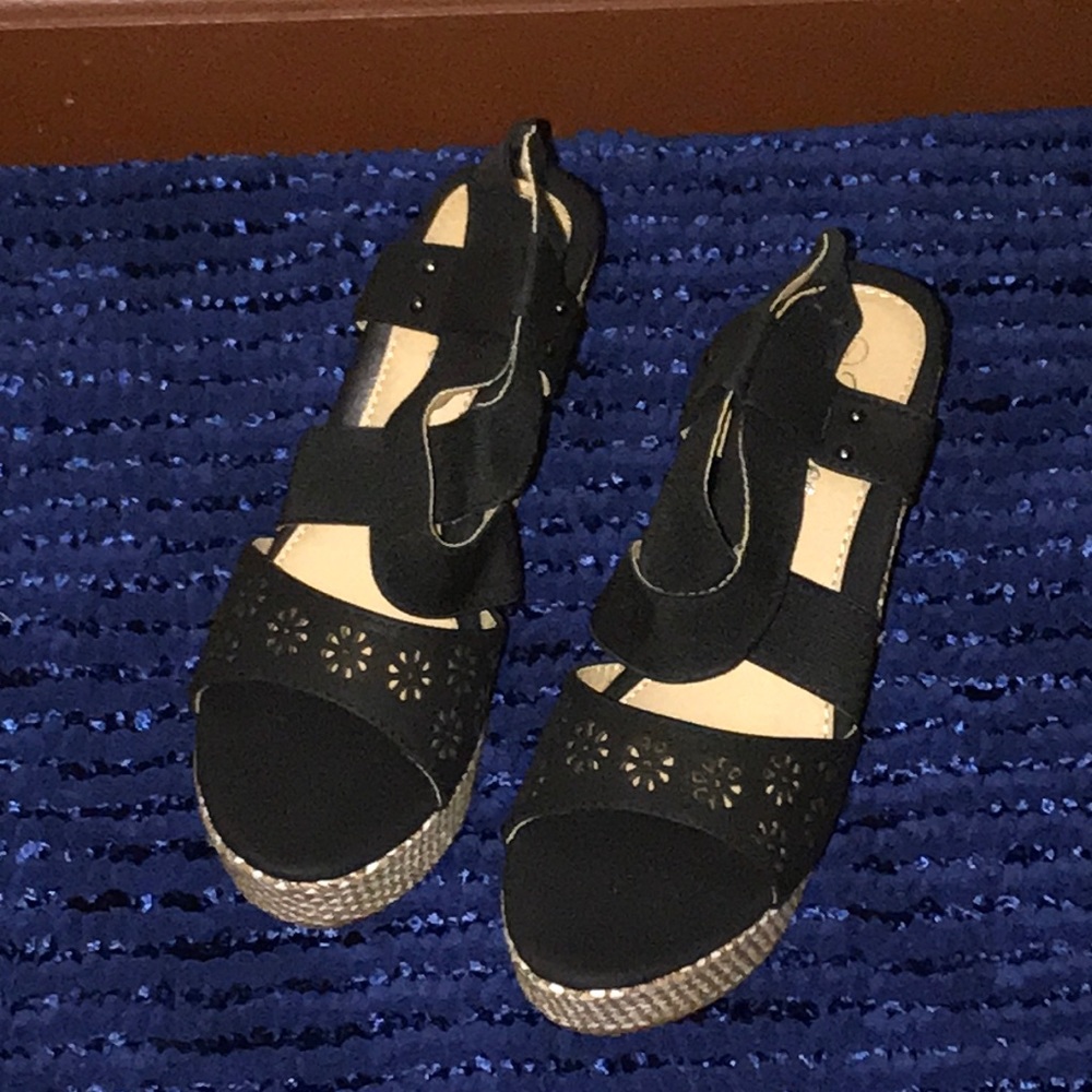 Shoe